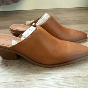 Banana Republic Cognac Brown Leather Mules (7.5)